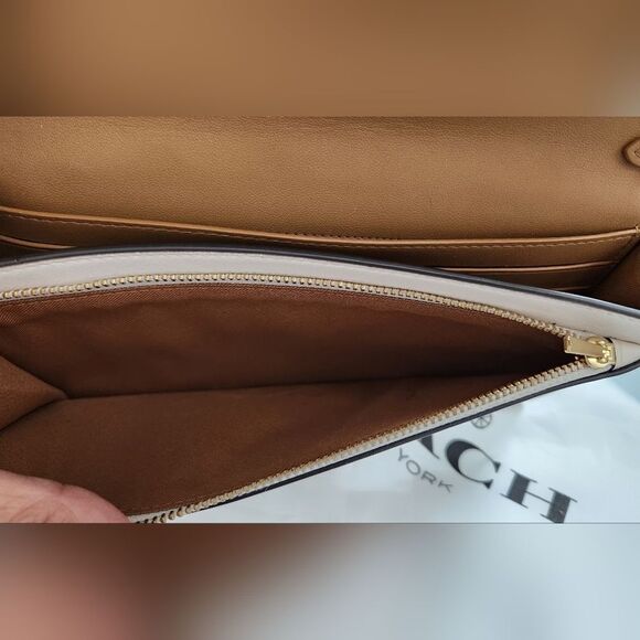 Coach Cream Quilted Leather Crossbody Bag with Gold Turnlock - Picture 11 of 13